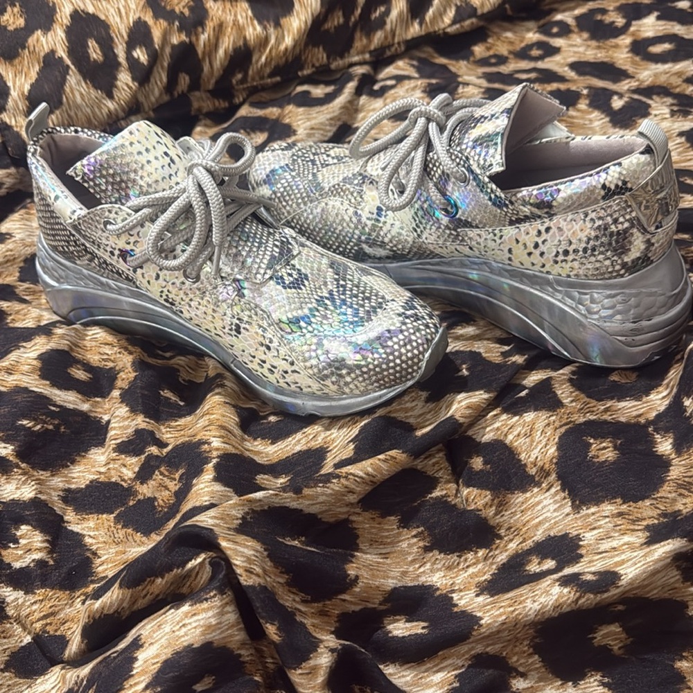 Steve Madden Silver Cream Sneakers with Metallic Accents